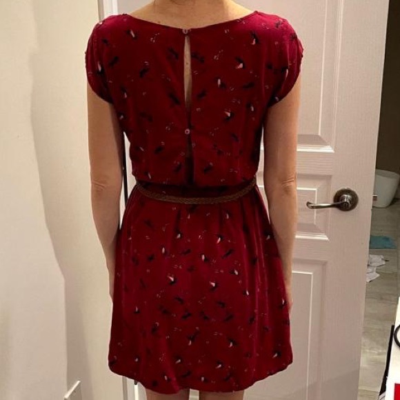 H&M Cap Sleeved Maroon Dress with Belt - Picture 2 of 2